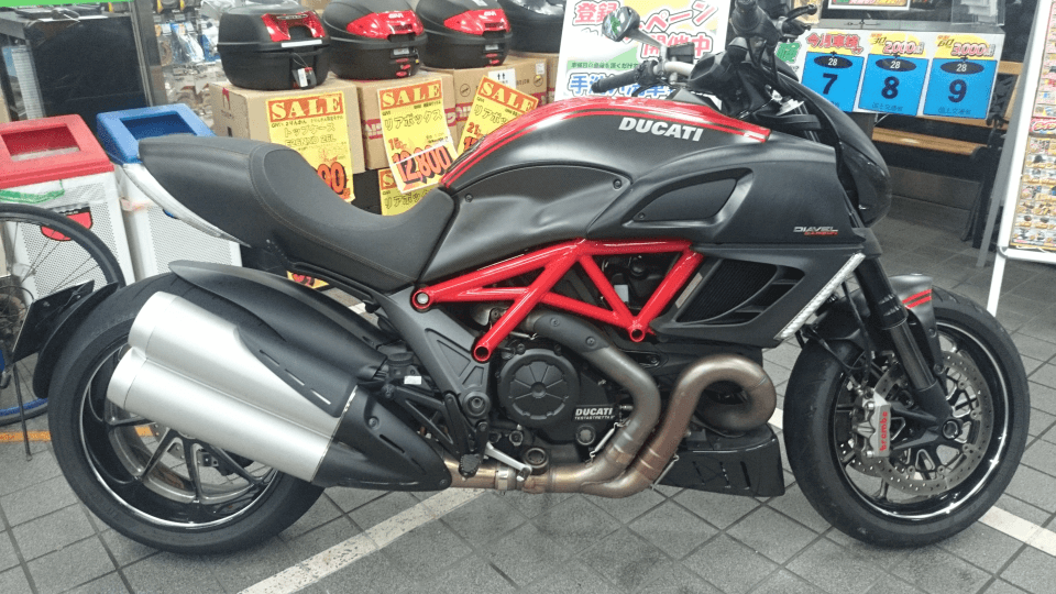 Diavel Side View