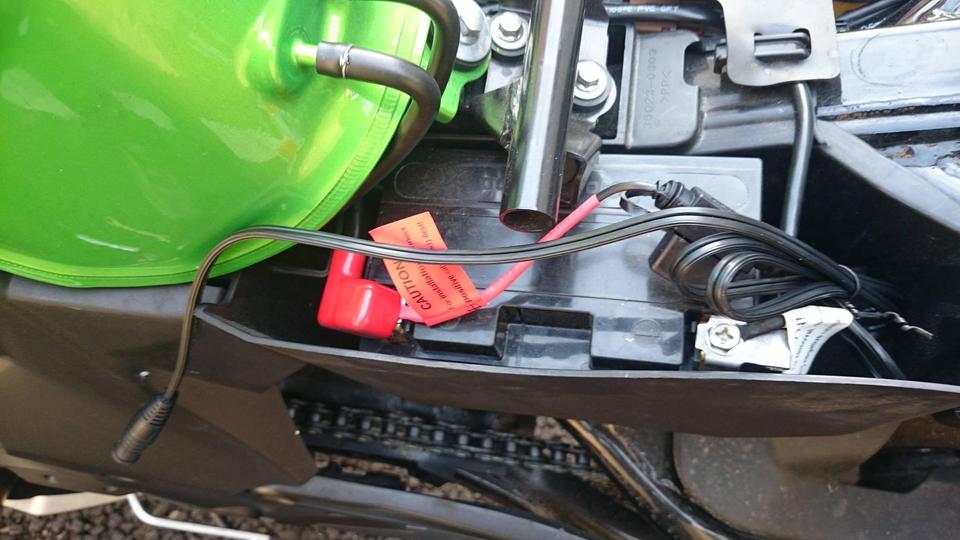 Connect the Heatech wires to the battery